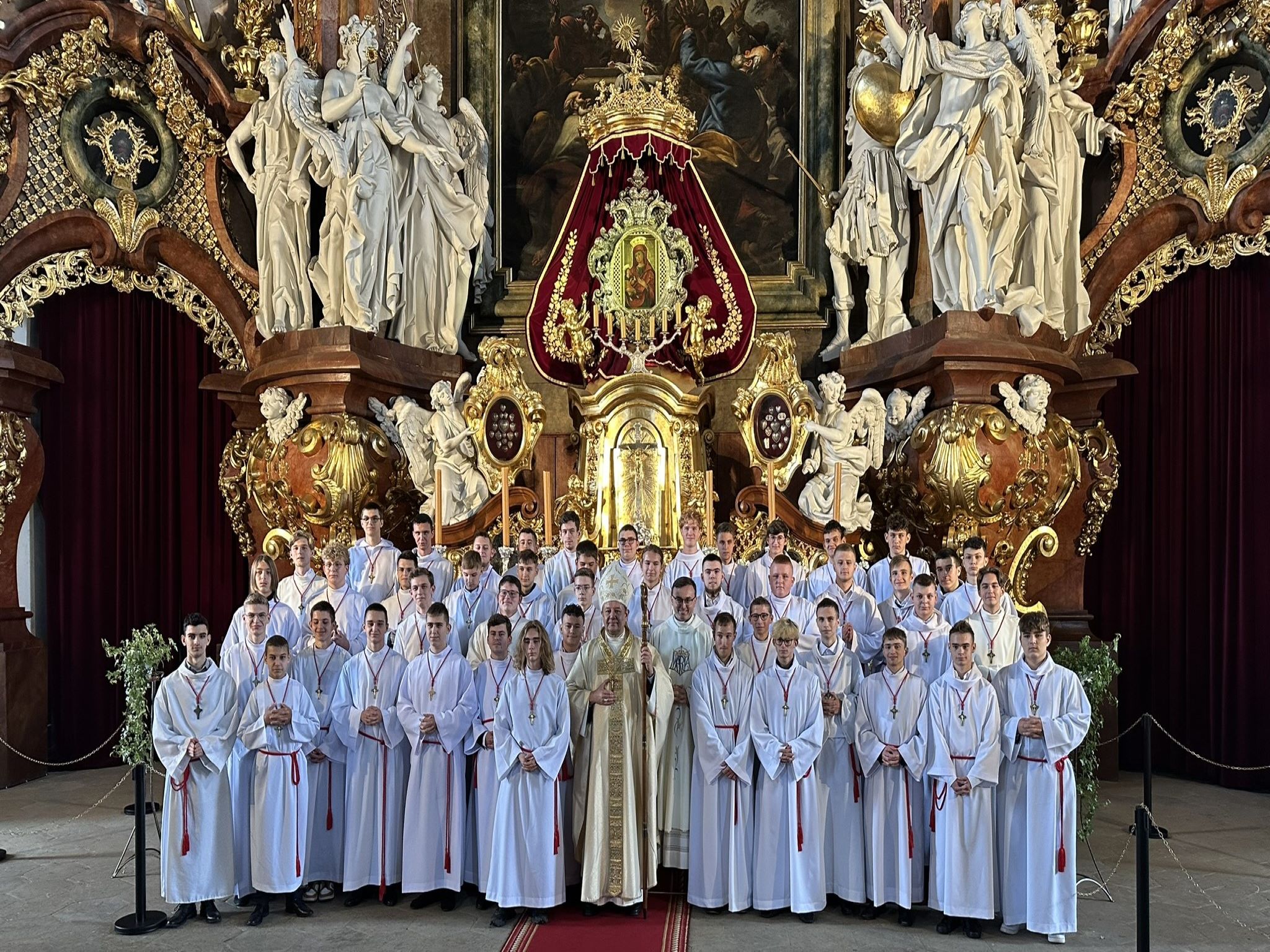 You are currently viewing Dzień skupienia i pielgrzymka do Krzeszowa Liturgicznej Służby Ołtarza