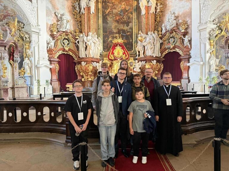 Read more about the article Dzień skupienia Służby Liturgicznej w Krzeszowie